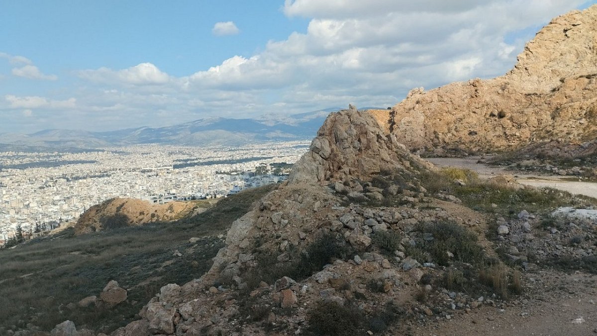 Three Tree Rock (320&nbsp;m)