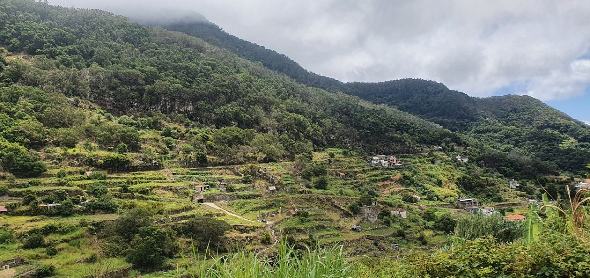 Pico do Furado (694&nbsp;m)